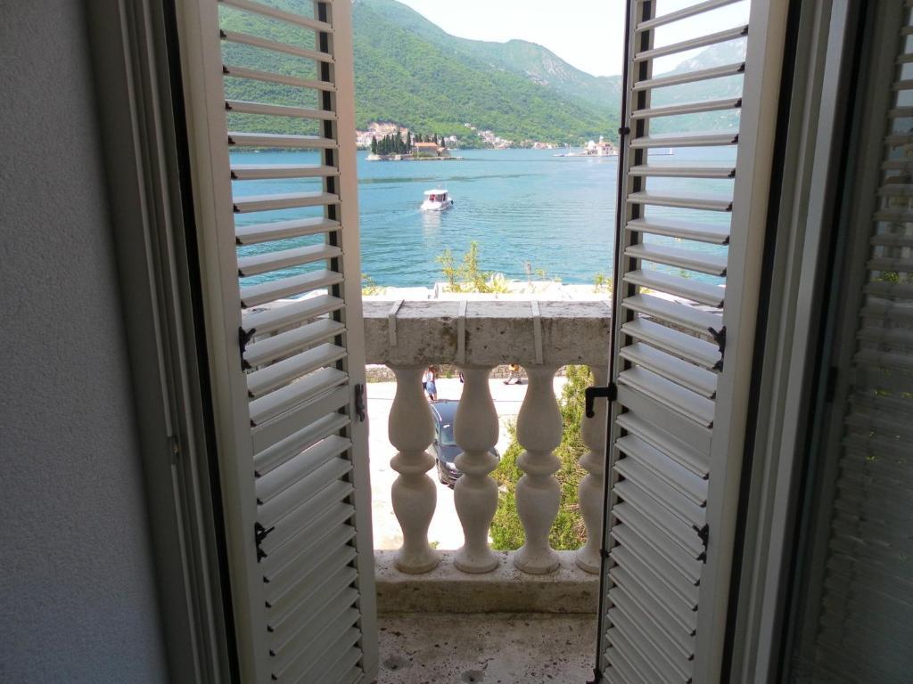 Apartments David Perast Rom bilde