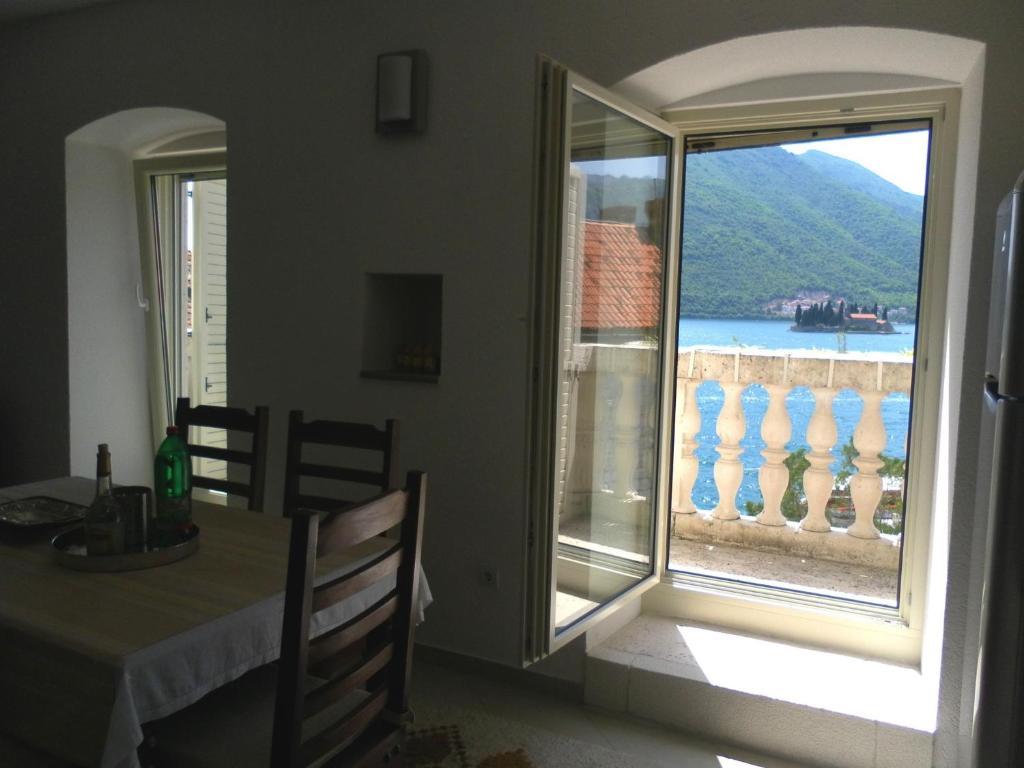 Apartments David Perast Rom bilde